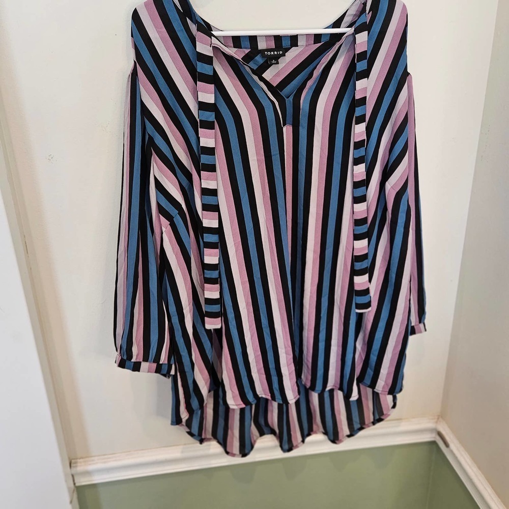 Torrid‎ Blouse Size 3
